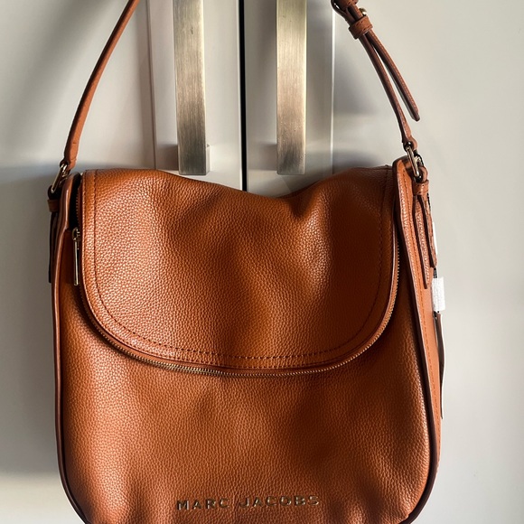 🔥🔥NEW MARC JACOBS
"THE GROOVE LEATHER HOBO BAG" (NWT) Paid $425🔥🔥 - Picture 6 of 16